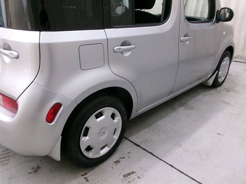 Used 2010 Nissan Cube 1.8 S w/ Interior Illumination Pkg FWD image 9