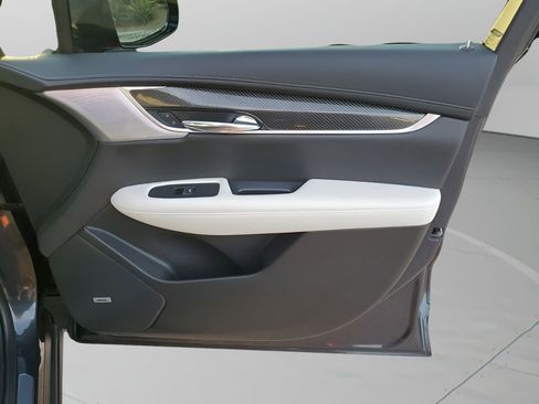 Certified 2022 Cadillac XT6 Sport image 13