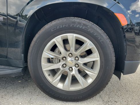 Used 2021 Chevrolet Tahoe Premier RWD image 2