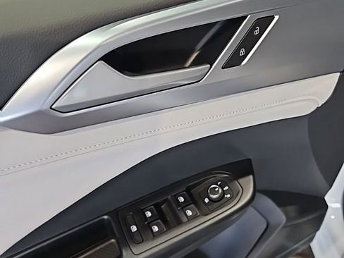 New 2026 Volkswagen Taos SE AWD/4WD image 26