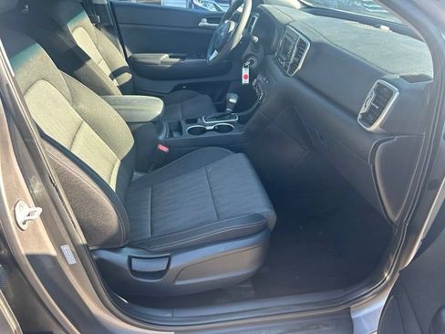 Used 2019 Kia Sportage LX FWD image 17