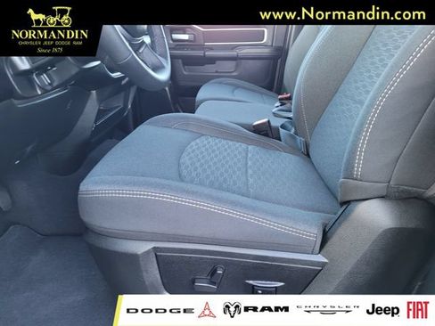 Used 2025 RAM 2500 Big Horn AWD/4WD image 17