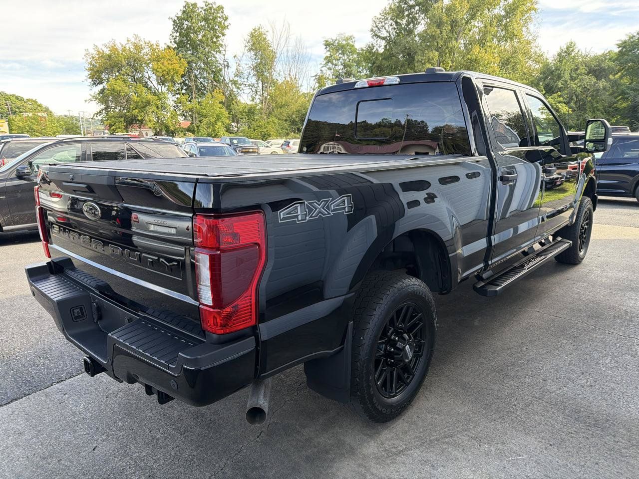 Used 2022 Ford F250 XLT w/ Black Appearance Package AWD/4WD image 4