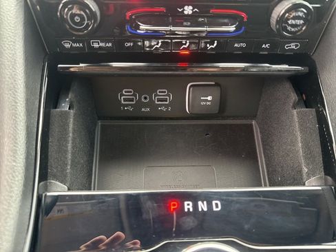 Used 2022 Jeep Grand Cherokee L Laredo w/ Luxury Tech Group I image 32