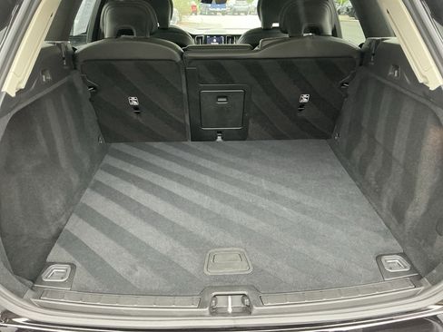 Used 2025 Volvo XC60 B5 Core AWD/4WD image 17
