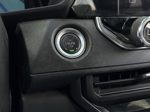Used 2025 Chevrolet Colorado Trail Boss AWD/4WD image 19