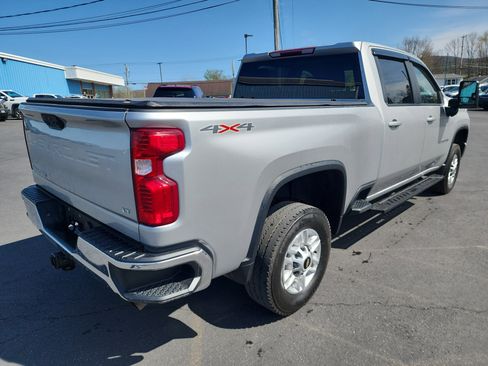 Used 2022 Chevrolet Silverado 2500 LT w/ Convenience Package AWD/4WD image 8