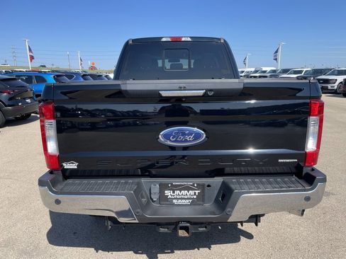 Used 2017 Ford F250 Lariat w/ Chrome Package image 32