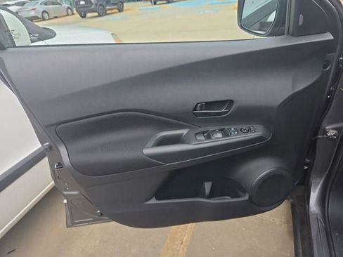 Used 2025 Nissan Kicks Play S image 17