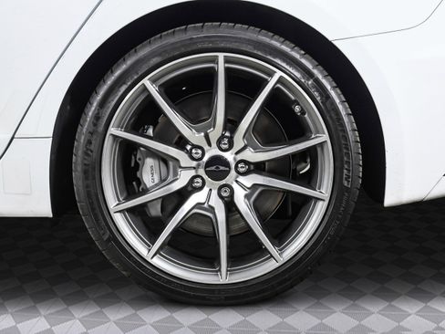 Used 2025 Genesis G70 2.5T image 30