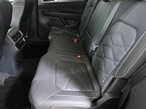 Used 2024 Volkswagen Atlas Cross Sport SE AWD/4WD image 7