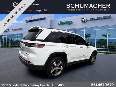 Certified 2023 Jeep Grand Cherokee Limited AWD/4WD image 7