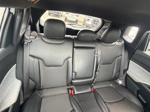 Used 2024 Jeep Compass Latitude AWD/4WD image 46