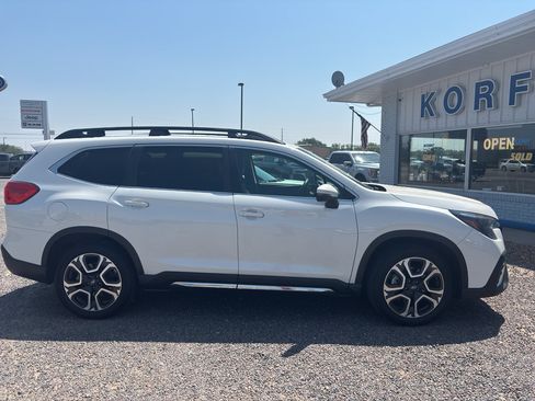 Used 2023 Subaru Ascent Limited AWD/4WD image 3