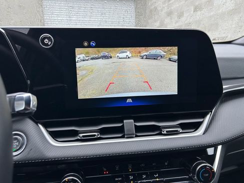 Used 2025 Chevrolet Equinox LT image 19