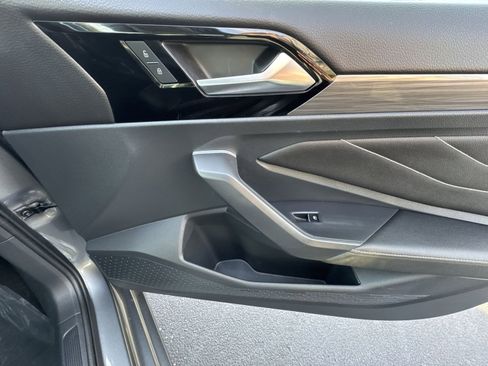 Used 2023 Volkswagen Jetta SEL image 35