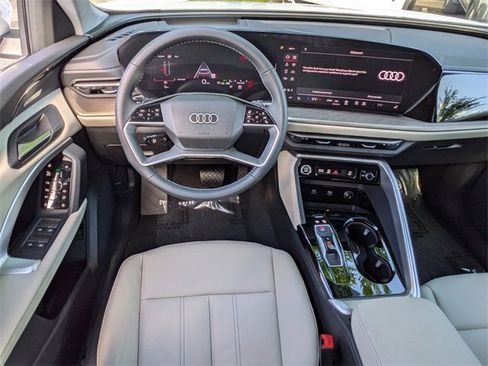 Used 2025 Audi Q5 Premium Plus w/ Premium Plus image 17
