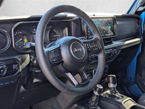Used 2024 Jeep Wrangler Rubicon w/ Convenience Group image 10