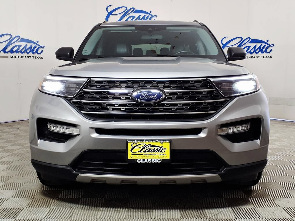 Used 2023 Ford Explorer XLT w/ Equipment Group 202A AWD/4WD image 3