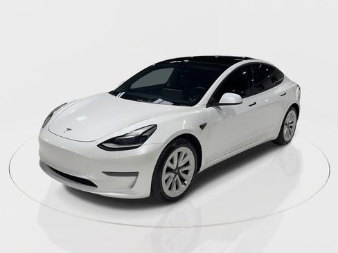 Used 2021 Tesla Model 3 Standard Range Plus image 6