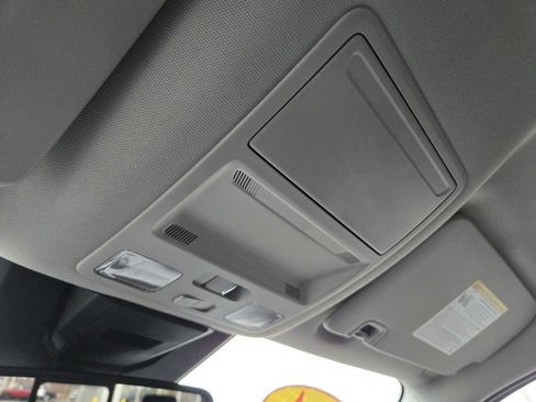 Used 2024 Ford Ranger XLT w/ Technology Package image 17