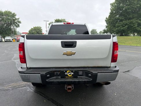 Used 2010 Chevrolet Silverado 2500 LT w/ Interior Plus Package AWD/4WD image 6