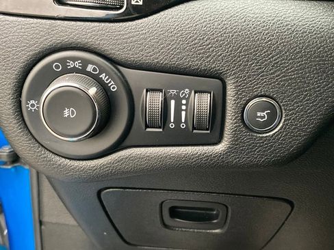 Used 2023 Jeep Cherokee Altitude Lux image 14