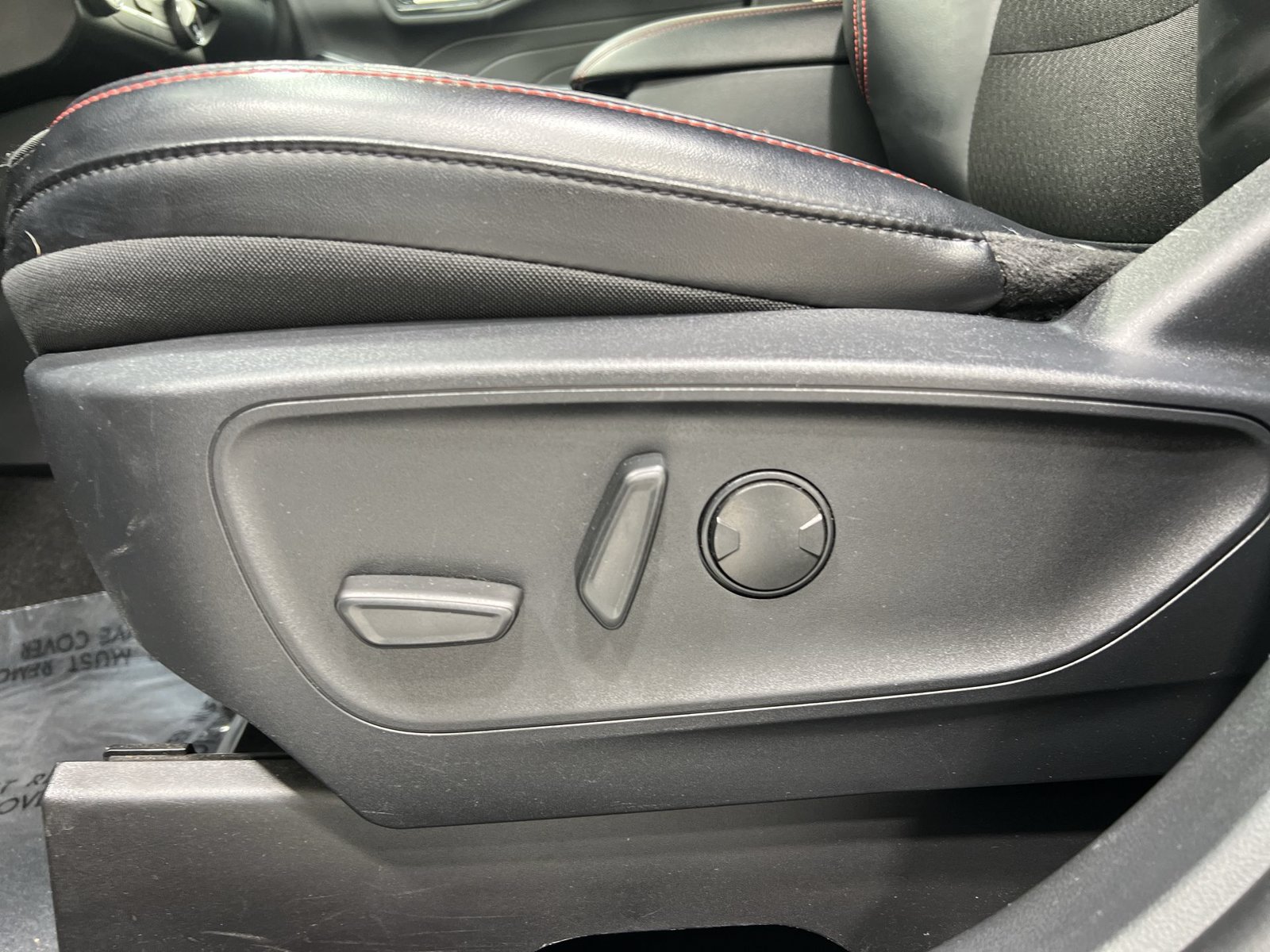 Used 2025 Ford Escape ST-Line AWD/4WD image 12
