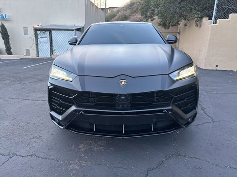 Used 2022 Lamborghini Urus image 2