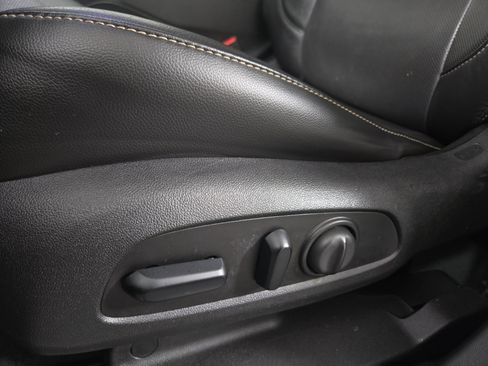 Certified 2019 GMC Acadia SLT w/ Black Edition image 33