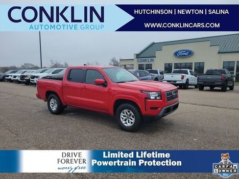 Used 2024 Nissan Frontier SV image 1