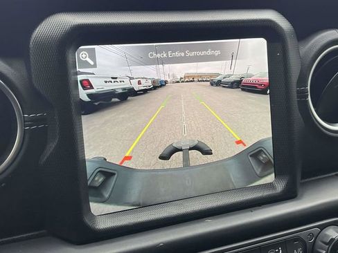 Used 2022 Jeep Gladiator Overland w/ Popular Equipment Package image 30