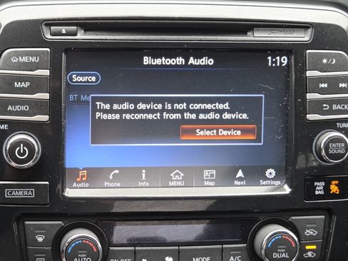 Used 2017 Nissan Maxima SR FWD image 9