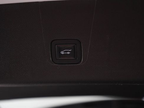 Used 2022 Chevrolet Traverse RS w/ LPO, Floor Liner Package AWD/4WD image 17