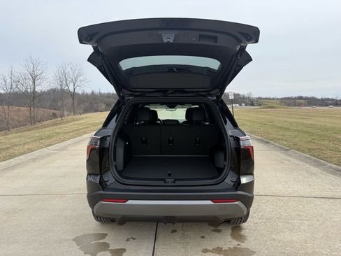 New 2026 Chevrolet Equinox LT w/ Convenience Package II image 5