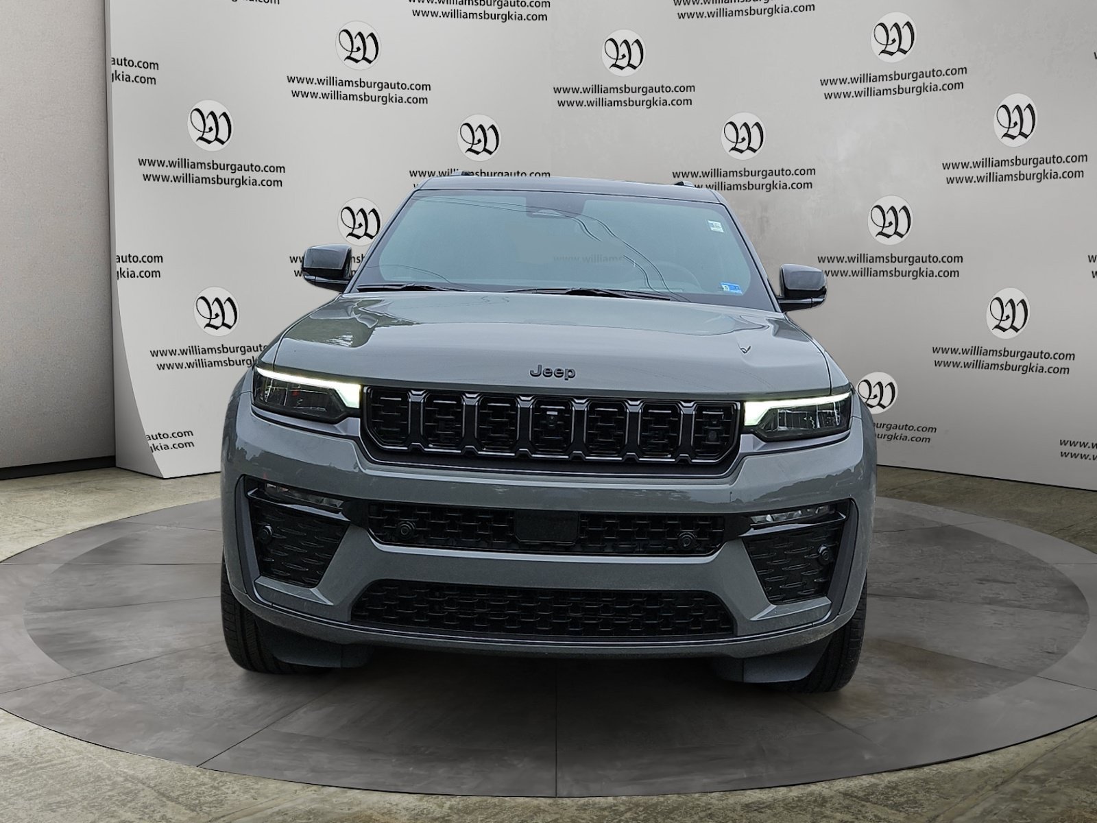 New 2027 Jeep Grand Cherokee Summit w/ Adv Protech Group IV AWD/4WD image 8
