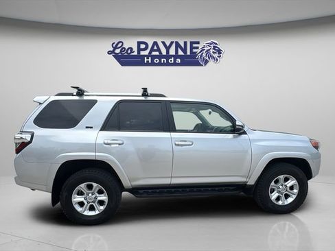 Used 2022 Toyota 4Runner SR5 Premium w/ Moonroof Package AWD/4WD image 11