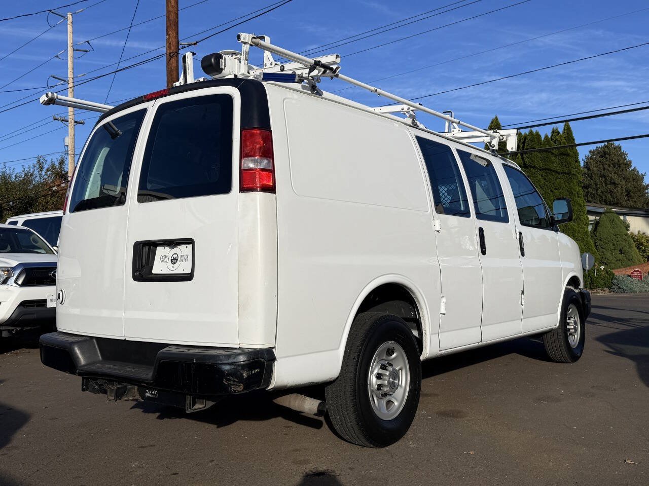 Used 2016 Chevrolet Express 2500 w/ Cold Climate Package RWD image 5