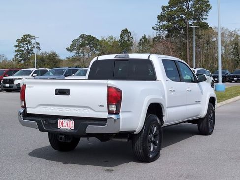 Used 2021 Toyota Tacoma SR5 image 3