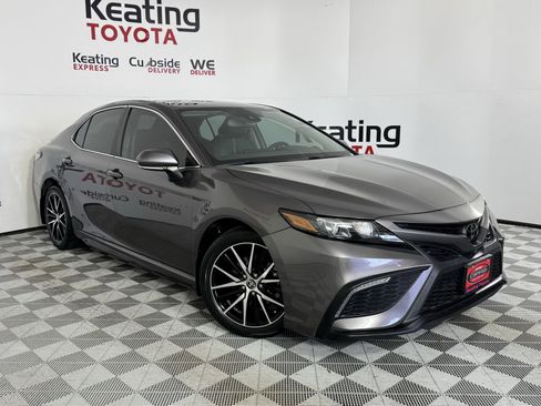 Certified 2023 Toyota Camry SE w/ Convenience Package image 3