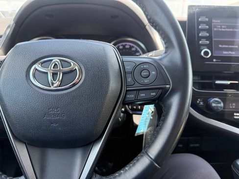 Used 2022 Toyota Camry SE FWD image 25