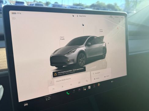 Used 2025 Tesla Model Y Long Range RWD image 13
