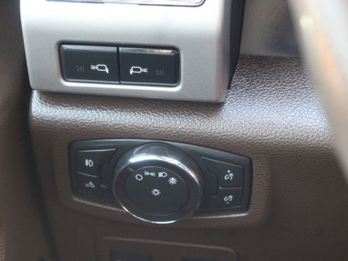 Used 2019 Ford F150 King Ranch w/ Equipment Group 601A Luxury AWD/4WD image 20