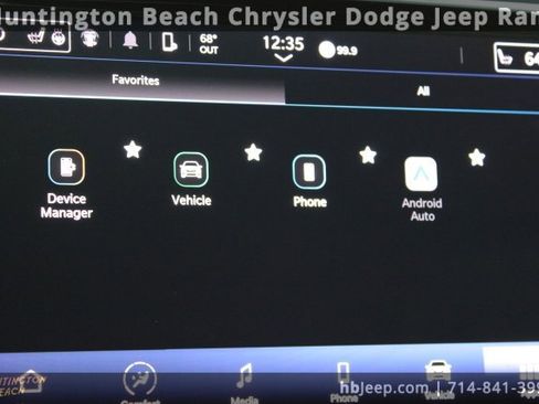 Used 2023 Chrysler Pacifica Touring-L image 25