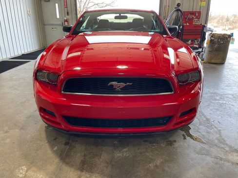 Used 2014 Ford Mustang Coupe image 2