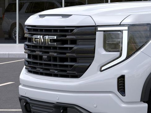 Used 2025 GMC Sierra 1500 Elevation image 26