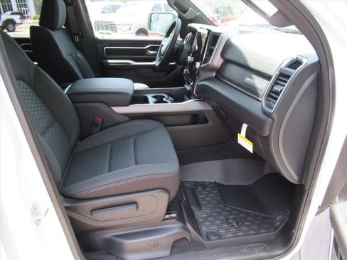 New 2026 RAM 1500 4x4 Crew Cab image 10