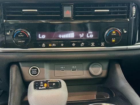 Used 2023 Nissan Rogue SL FWD image 22