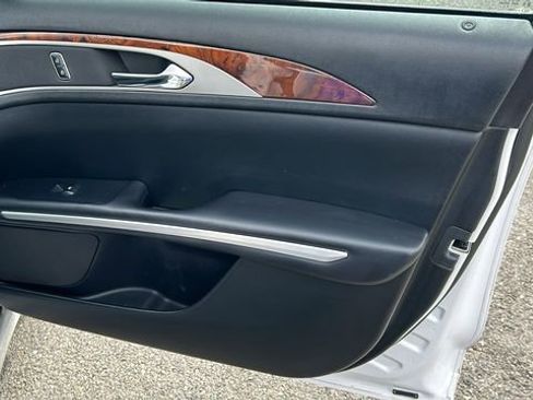 Used 2015 Lincoln MKZ Hybrid FWD image 10