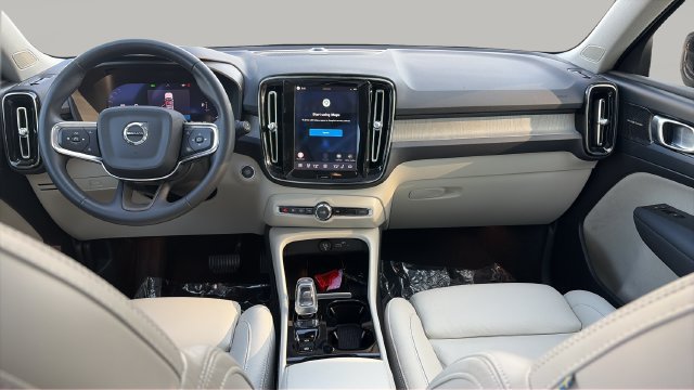 Certified 2024 Volvo XC40 B5 Plus w/ Protection Package Premier AWD/4WD image 15